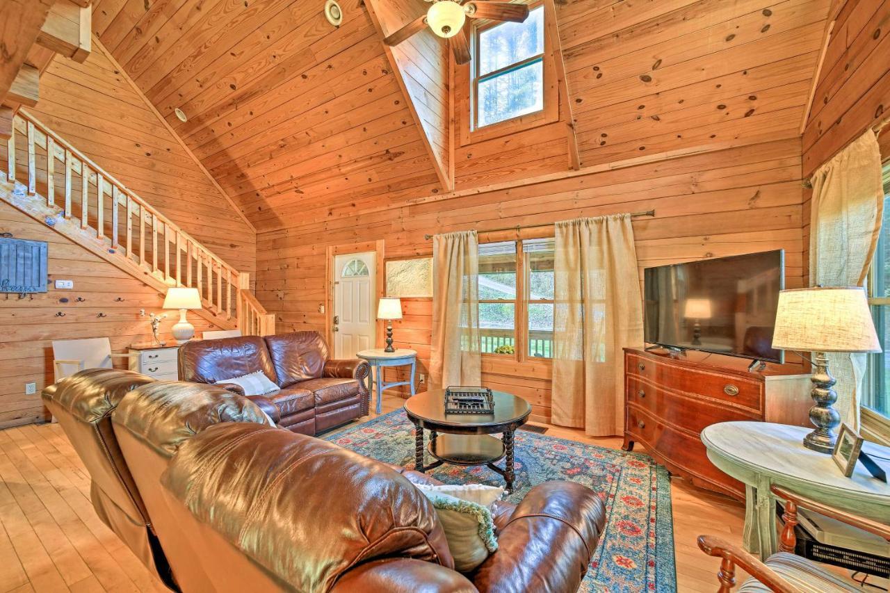 Вілла Creekside Bryson City Cabin With Private Hot Tub Екстер'єр фото