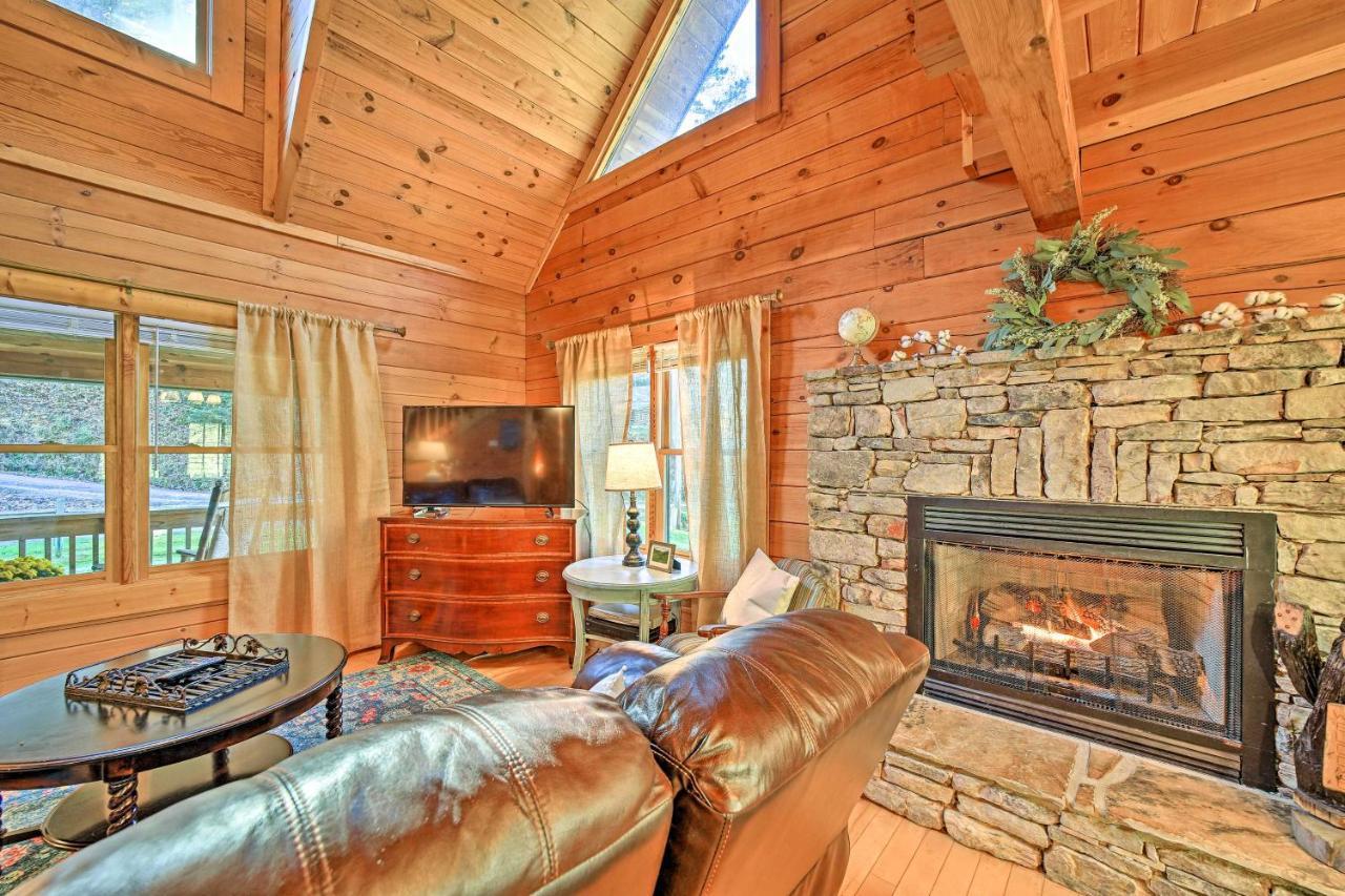 Creekside Bryson City Cabin With Private Hot Tub Екстер'єр фото