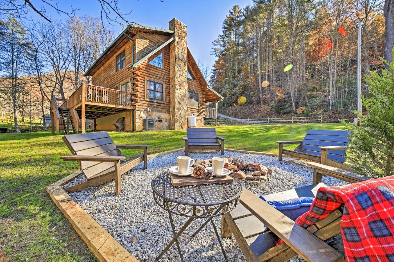 Вілла Creekside Bryson City Cabin With Private Hot Tub Екстер'єр фото