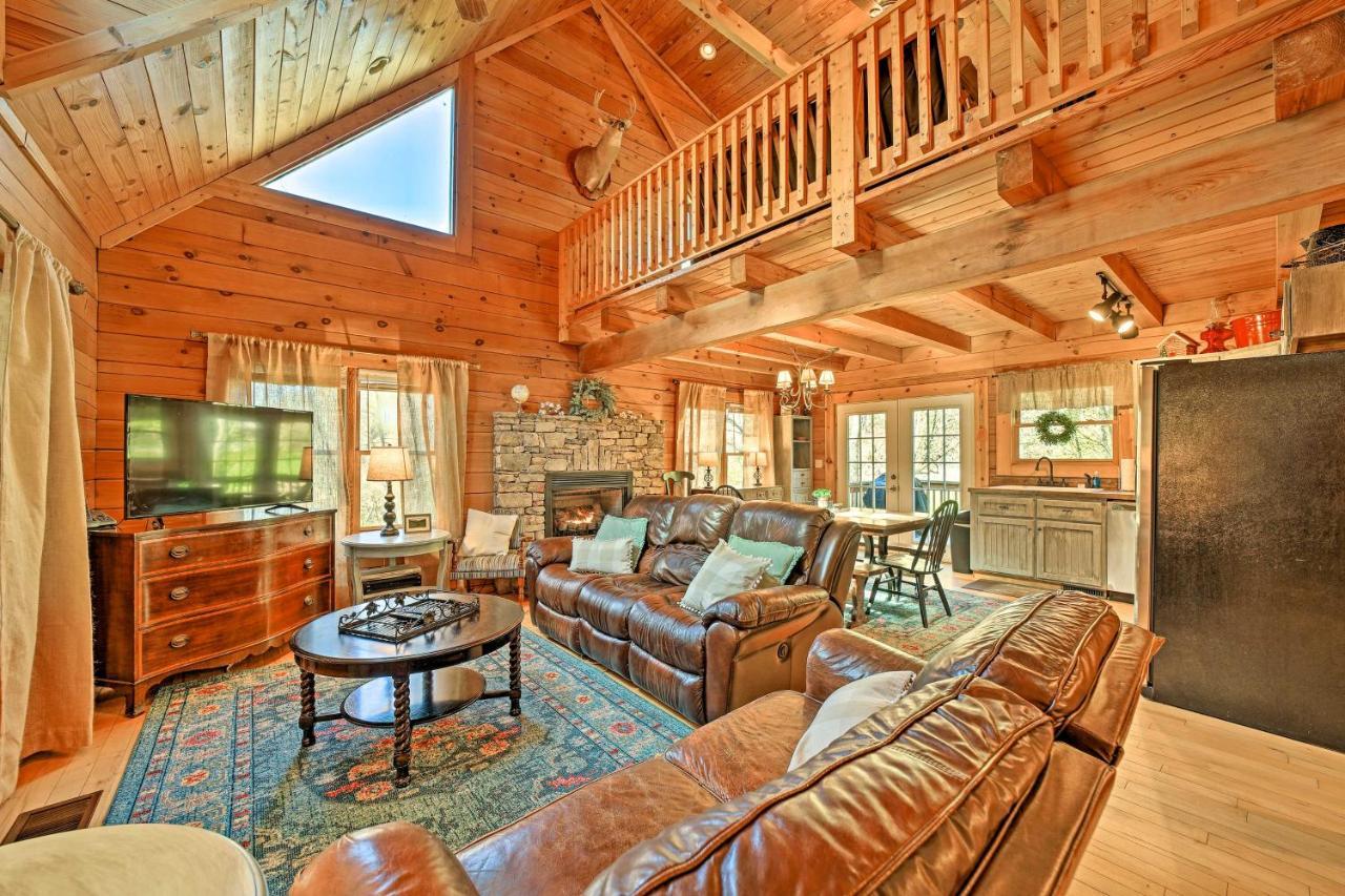 Creekside Bryson City Cabin With Private Hot Tub Екстер'єр фото