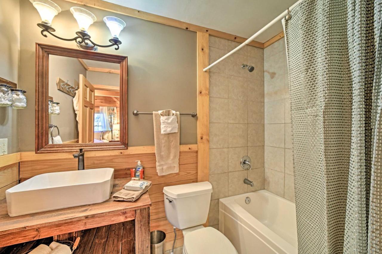 Creekside Bryson City Cabin With Private Hot Tub Екстер'єр фото
