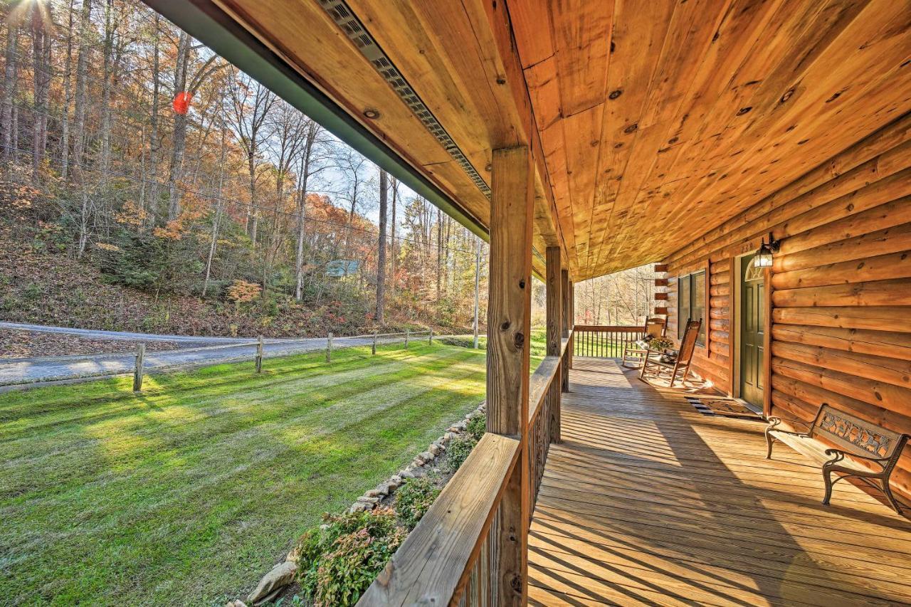 Creekside Bryson City Cabin With Private Hot Tub Екстер'єр фото