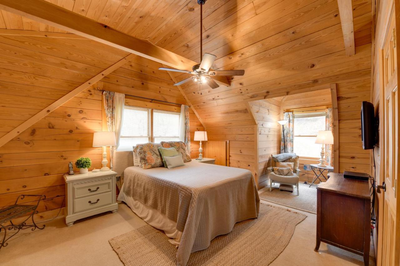 Creekside Bryson City Cabin With Private Hot Tub Екстер'єр фото